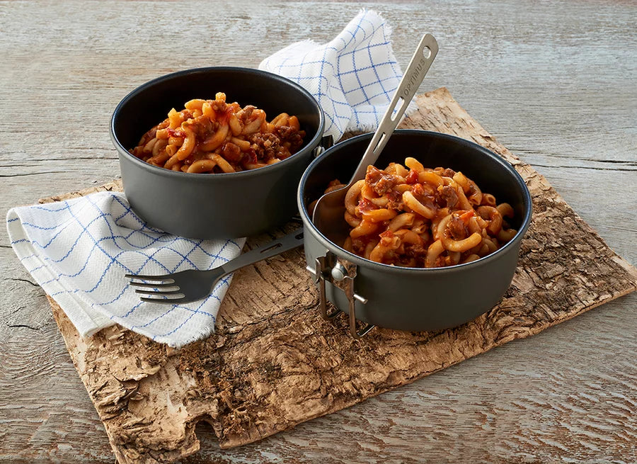 TREK'N EAT Aštrus jautienos troškinys su makaronais