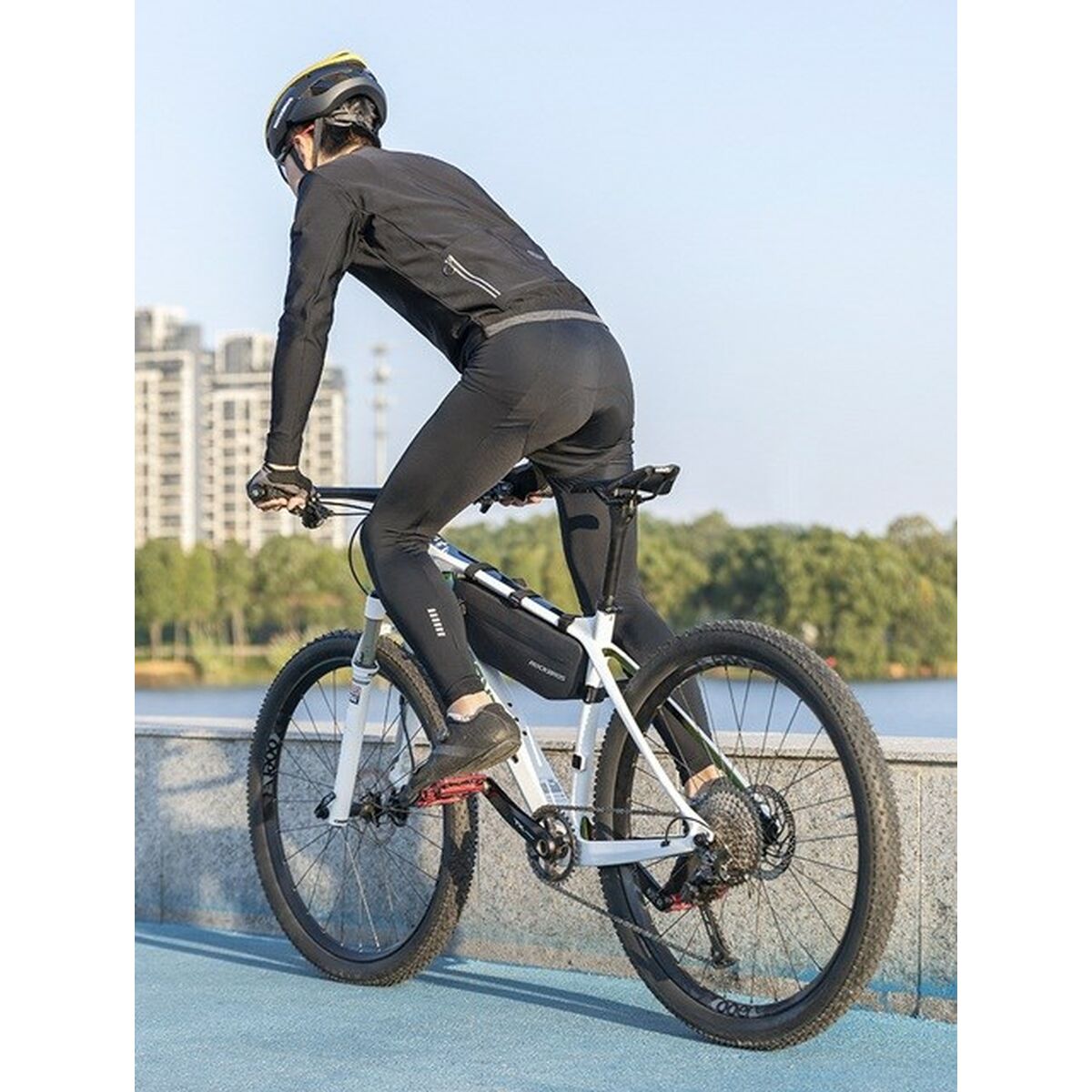 V3HC6D660DFEE08D6D564533D4EA8CDE159R6468127P6