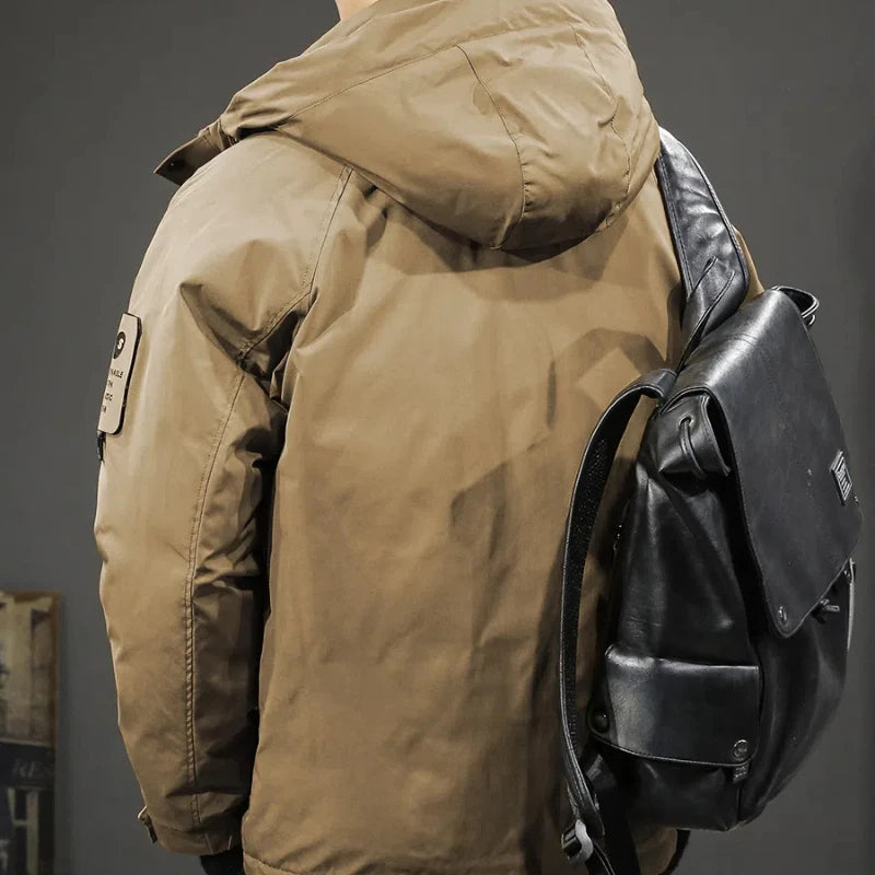 Žieminė lauko striukė nuo vėjo su gobtuvu